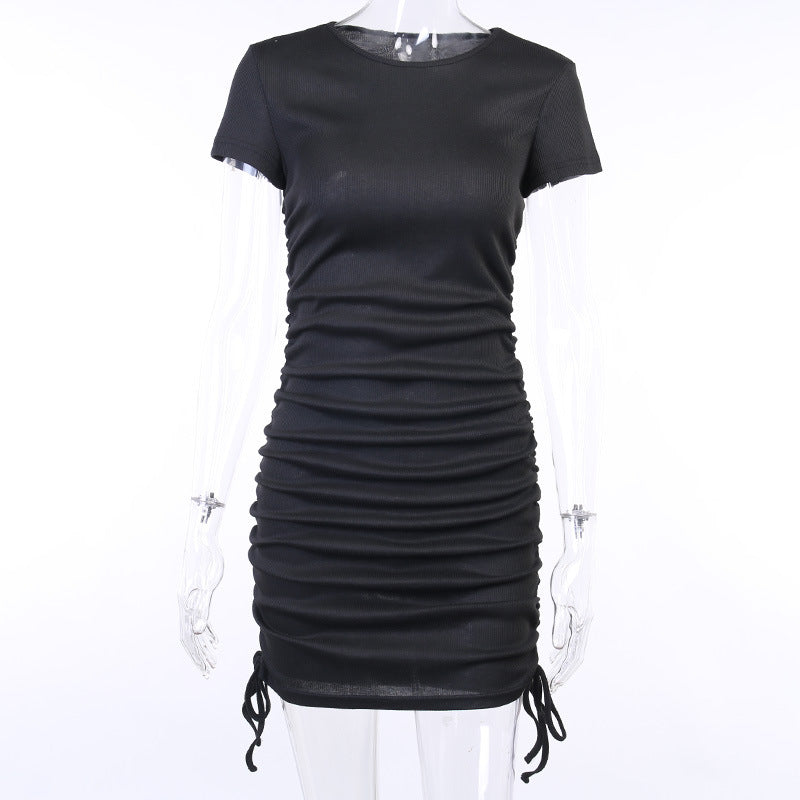 Robe courte ajustée à fronces latérales