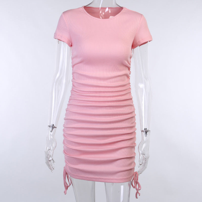 Robe courte ajustée à fronces latérales
