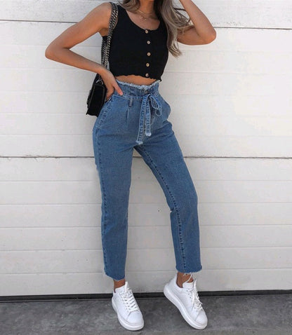 Jean taille haute coupe fuselée femme