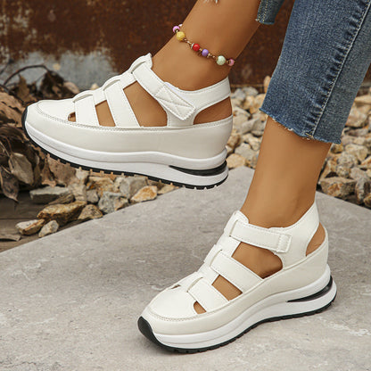 Chaussures sportives à découpes