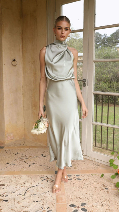 Robe élégante femme col montant fluide