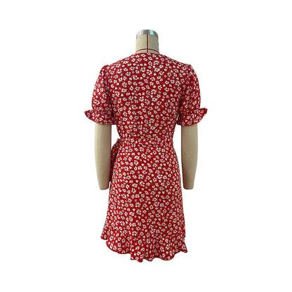 Robe courte portefeuille à volants fleuris