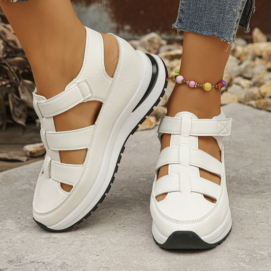 Chaussures sportives à découpes