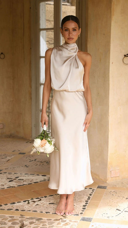 Robe élégante femme col montant fluide