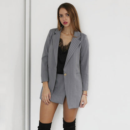 ensemble féminin avec jupe portefeuille