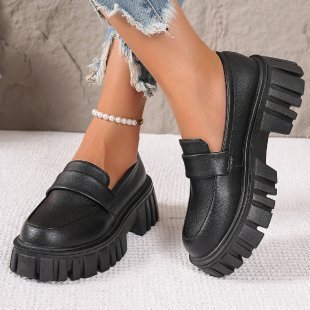 mocassins épurés à semelle crantée