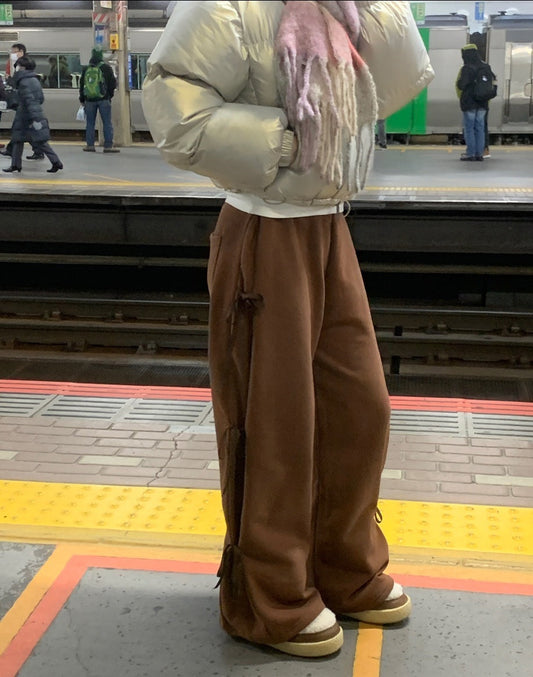 Pantalon ample à nœuds latéraux style urbain