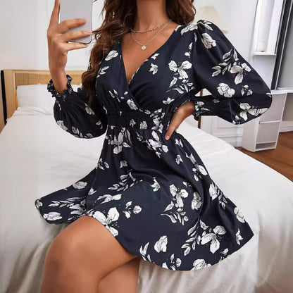 Robe courte fleurie à manches longues femme