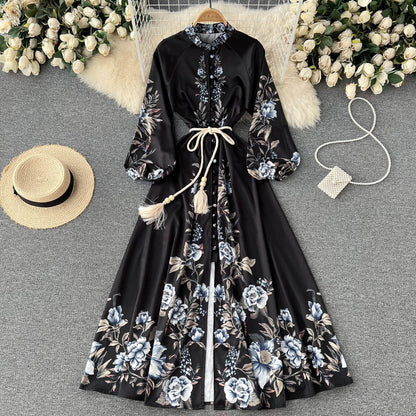 Robe longue imprimée style rétro ceinturée