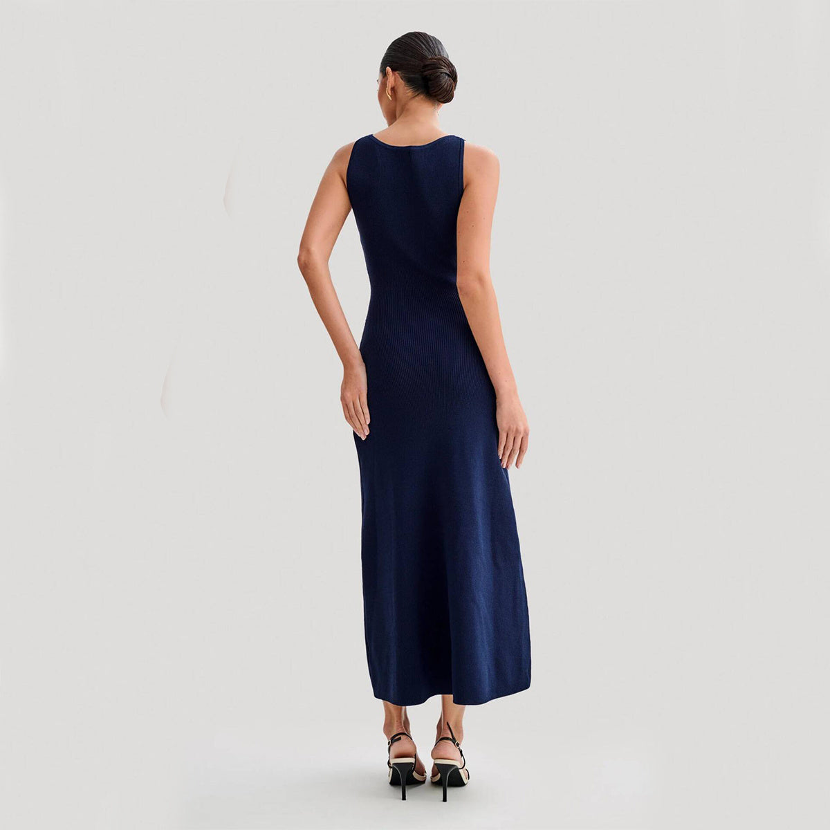 Robe Longue Sans Manches Élégante