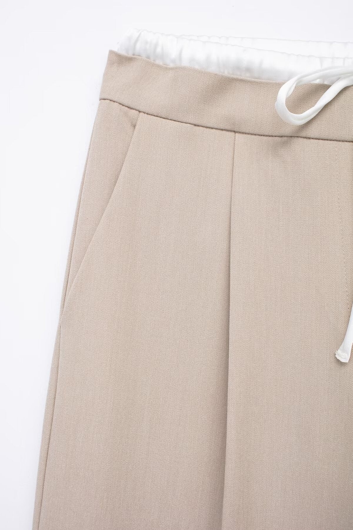 Pantalon taille haute large coupe élégante