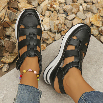Chaussures sportives à découpes