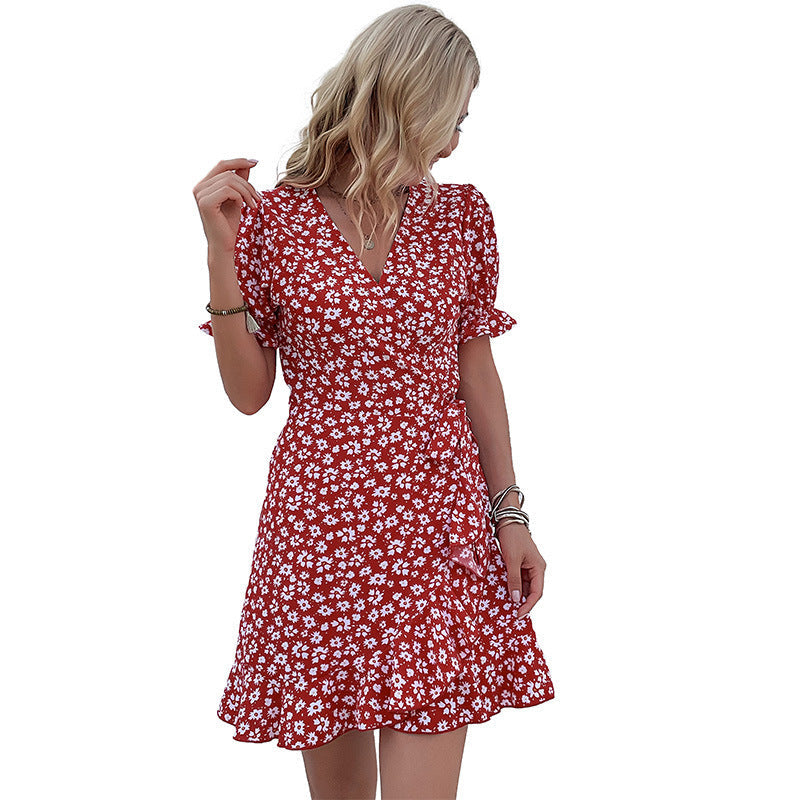 Robe courte portefeuille à volants fleuris