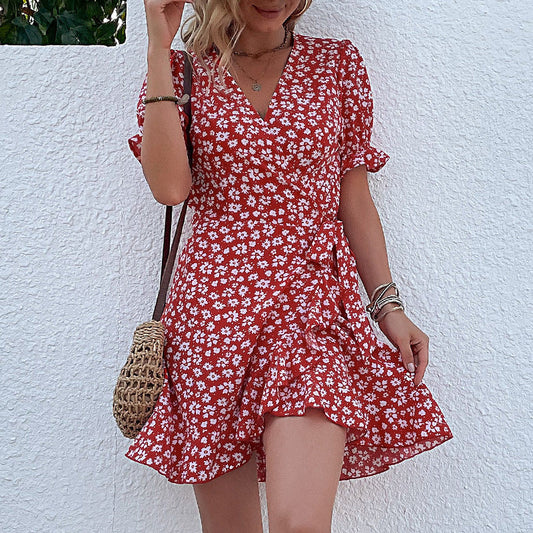 Robe courte portefeuille à volants fleuris